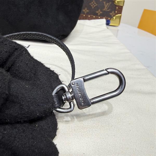 2026120181648596 270